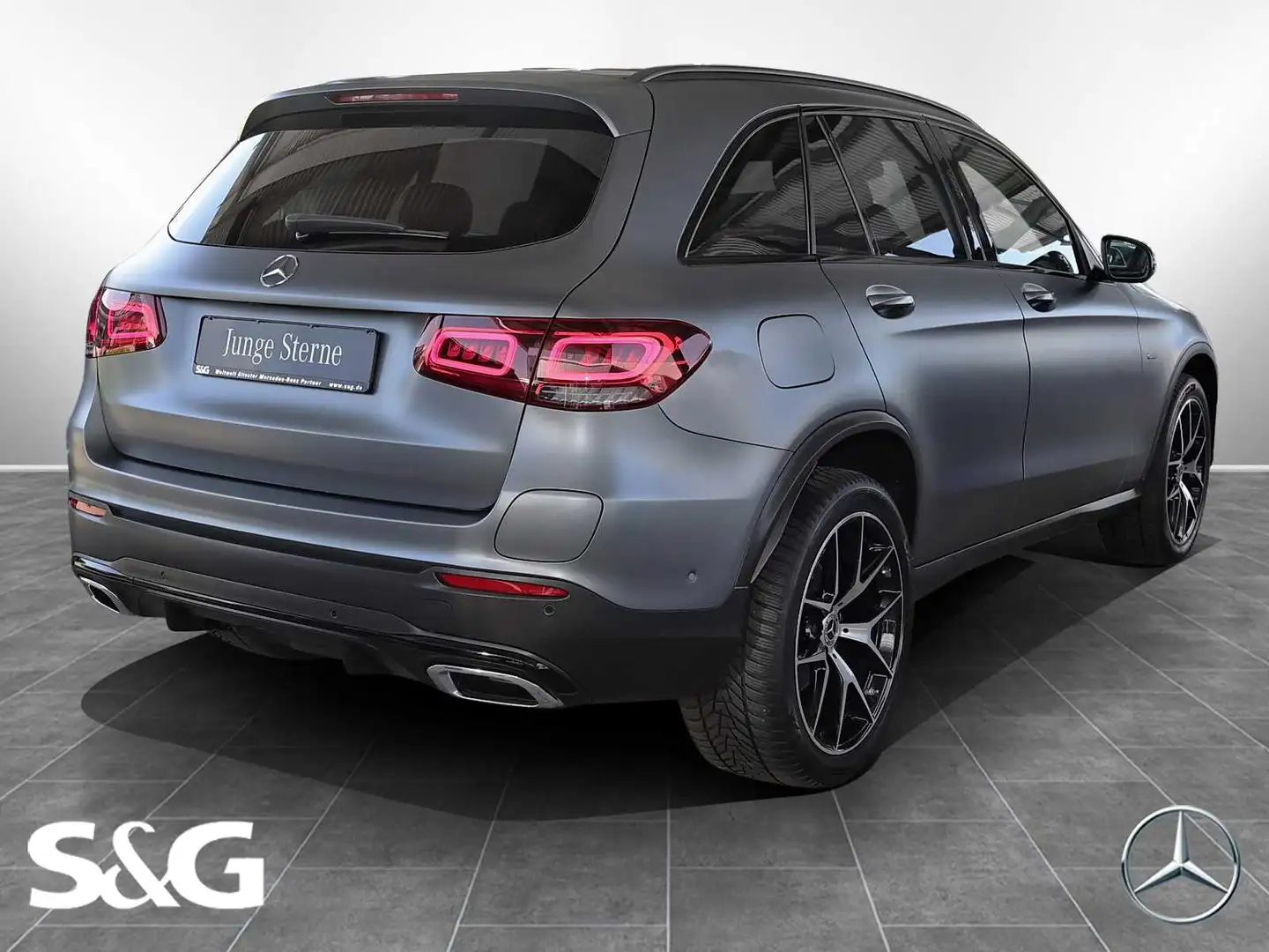 Mercedes-Benz GLC 300 de 4M AMG AHK+BURMESTER+TOTWINKEL+360° Szürke - 2