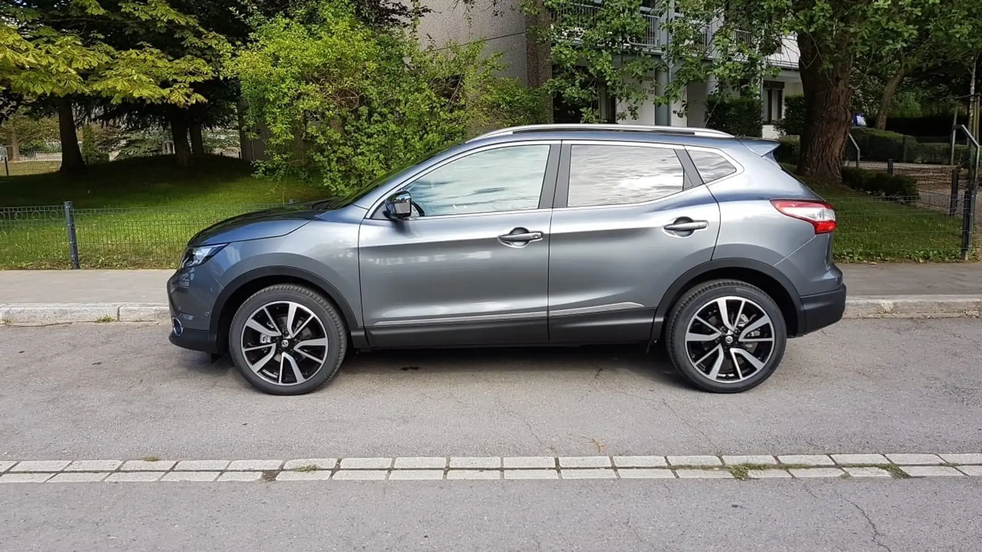 Nissan Qashqai 1.2 DIG-T Xtronic TEKNA - 2