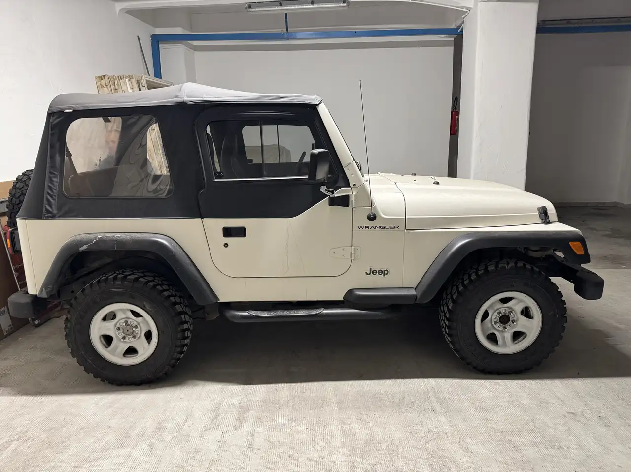 Jeep Wrangler Soft Top 2.5, foto 1