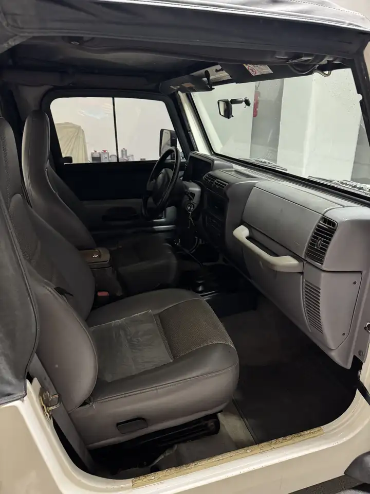 Jeep Wrangler Soft Top 2.5, foto 6