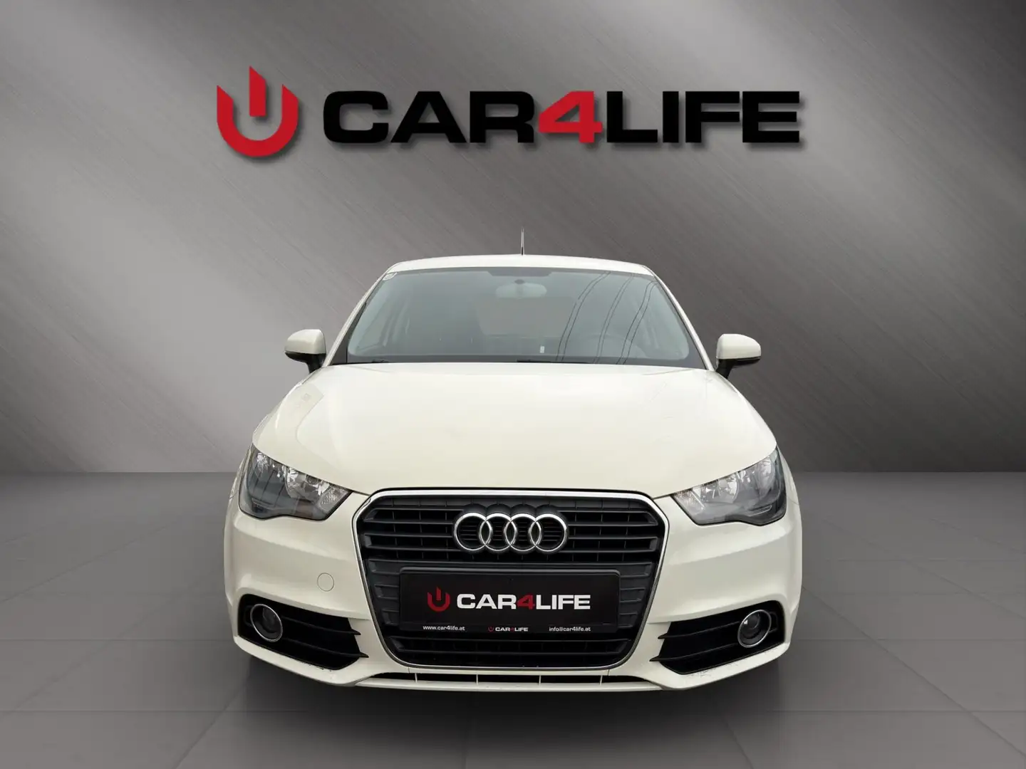 Audi A1 1,2 TFSI Attraction|8fachBereift|1.Hand|Unfallfre Weiß - 2