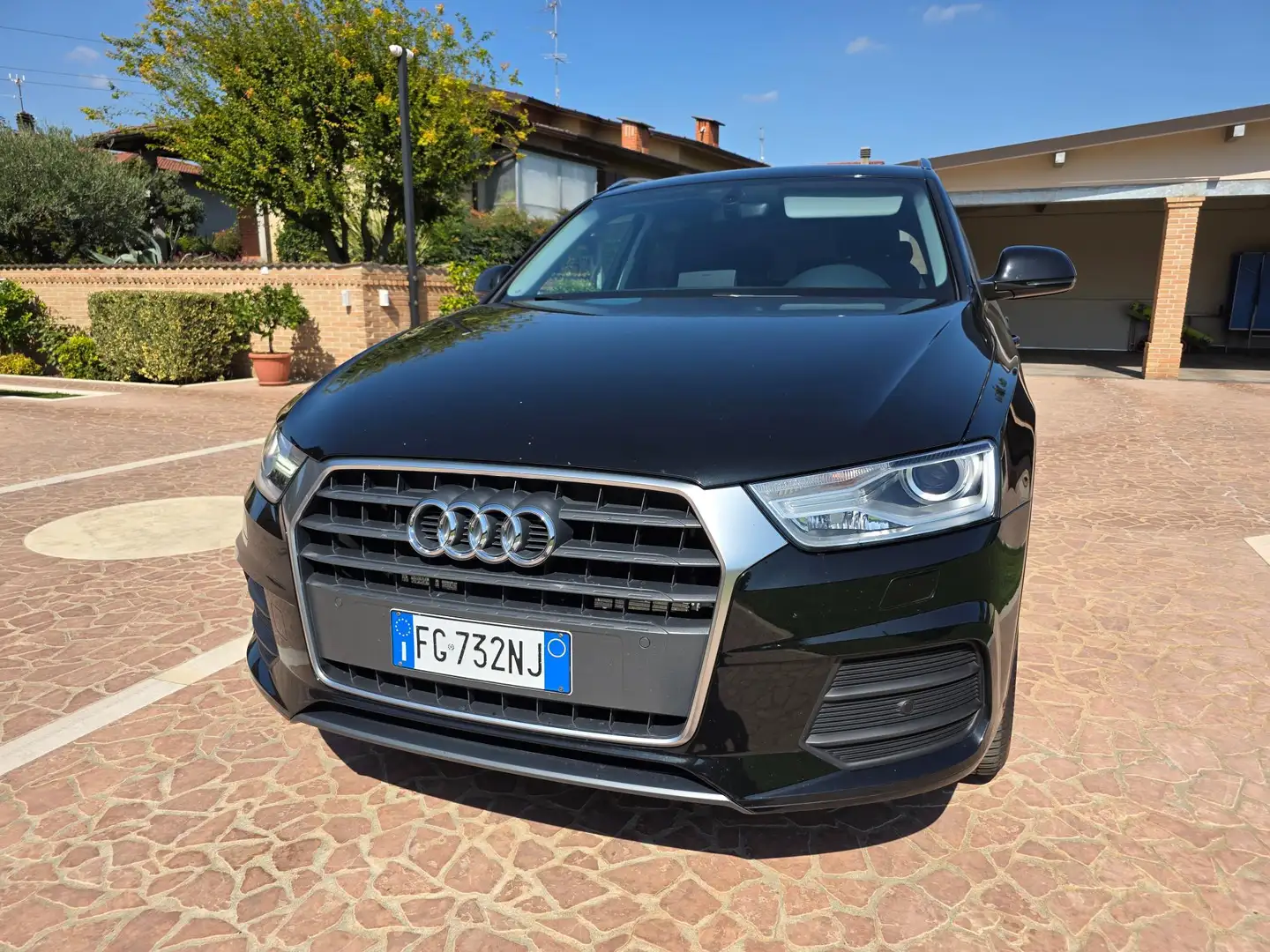Audi Q3 2.0 tdi Sport 120cv s-tronic Noir - 2