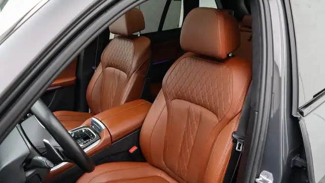 BMW X5 view 9