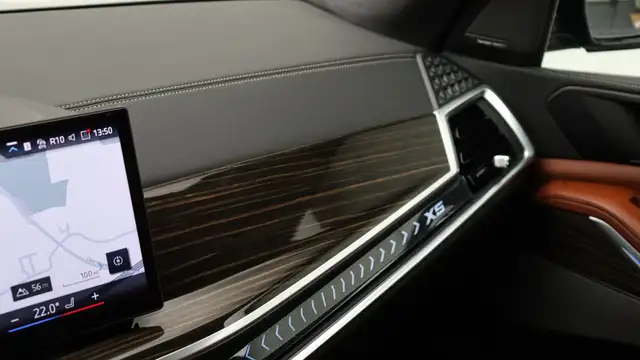 BMW X5 view 21