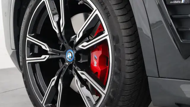 BMW X5 view 7