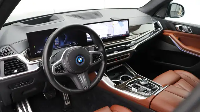 BMW X5 view 8