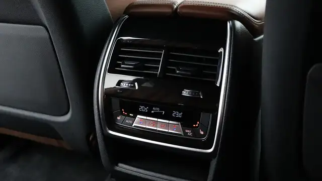 BMW X5 view 25
