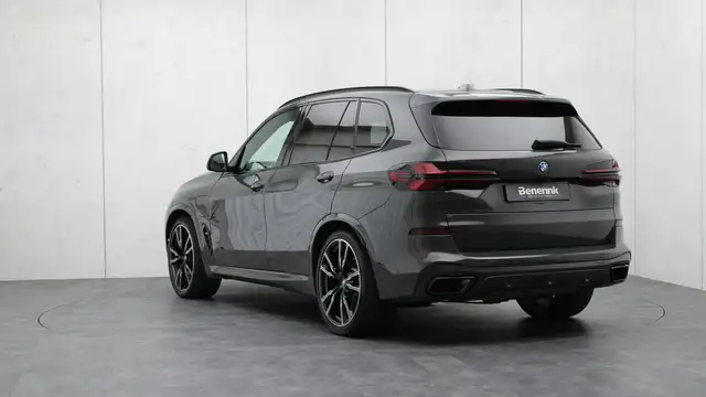 BMW X5 view 3