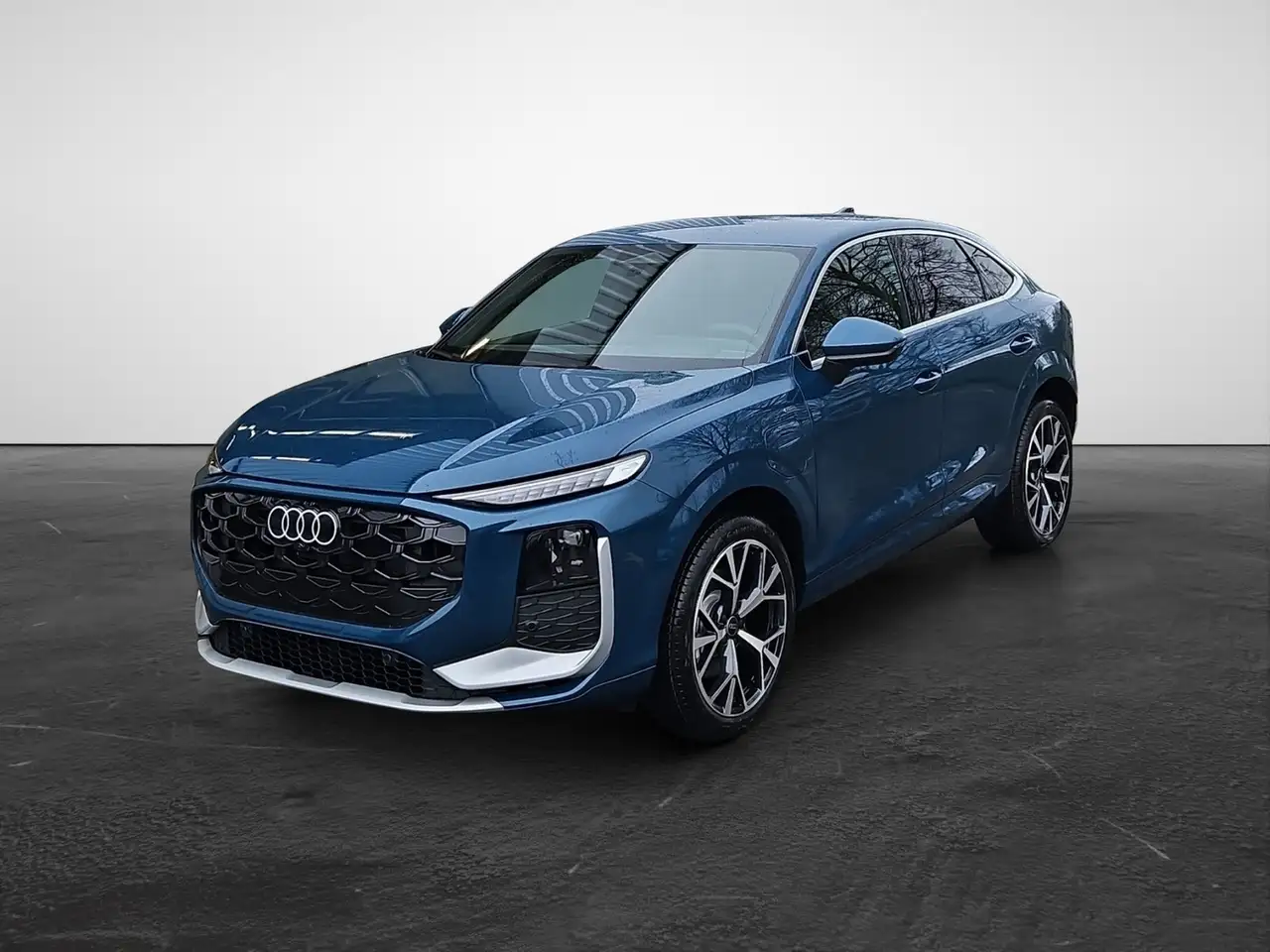 Audi Q3 Sportback e-hybrid S tronic S line 2