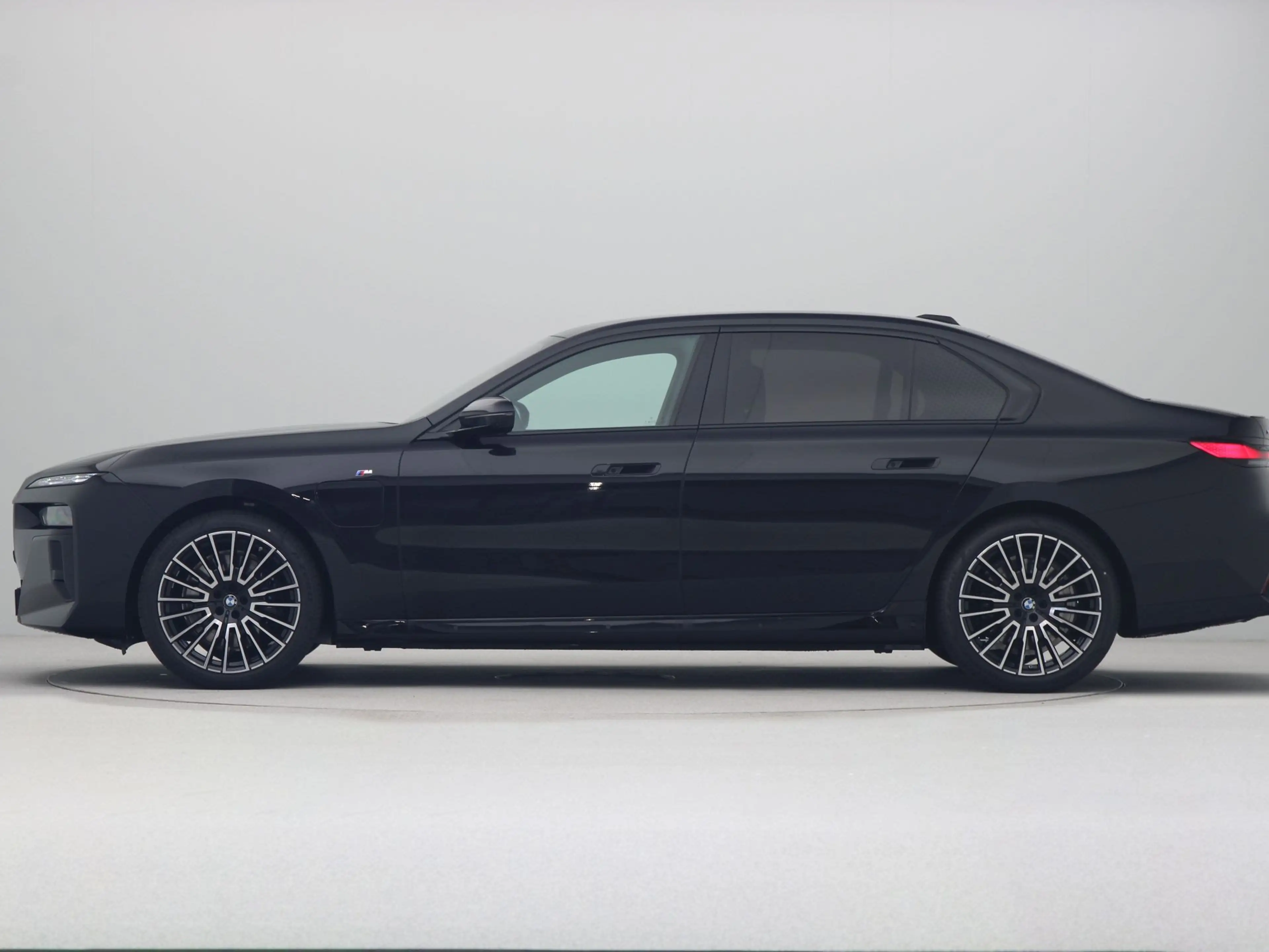 BMW 750 7 serie 750e xDrive — photo 8