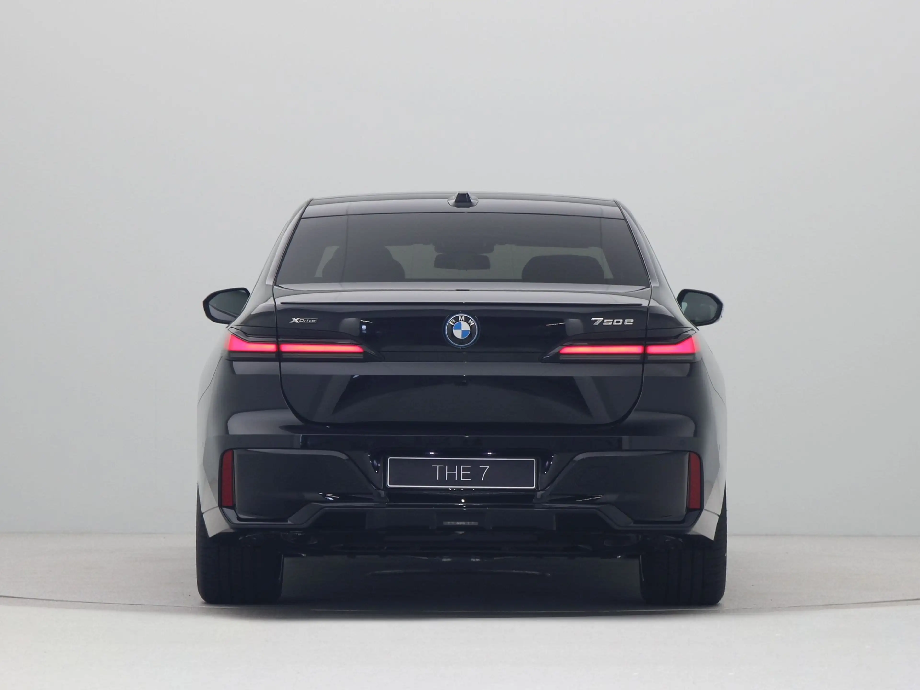 BMW 750 7 serie 750e xDrive — photo 6