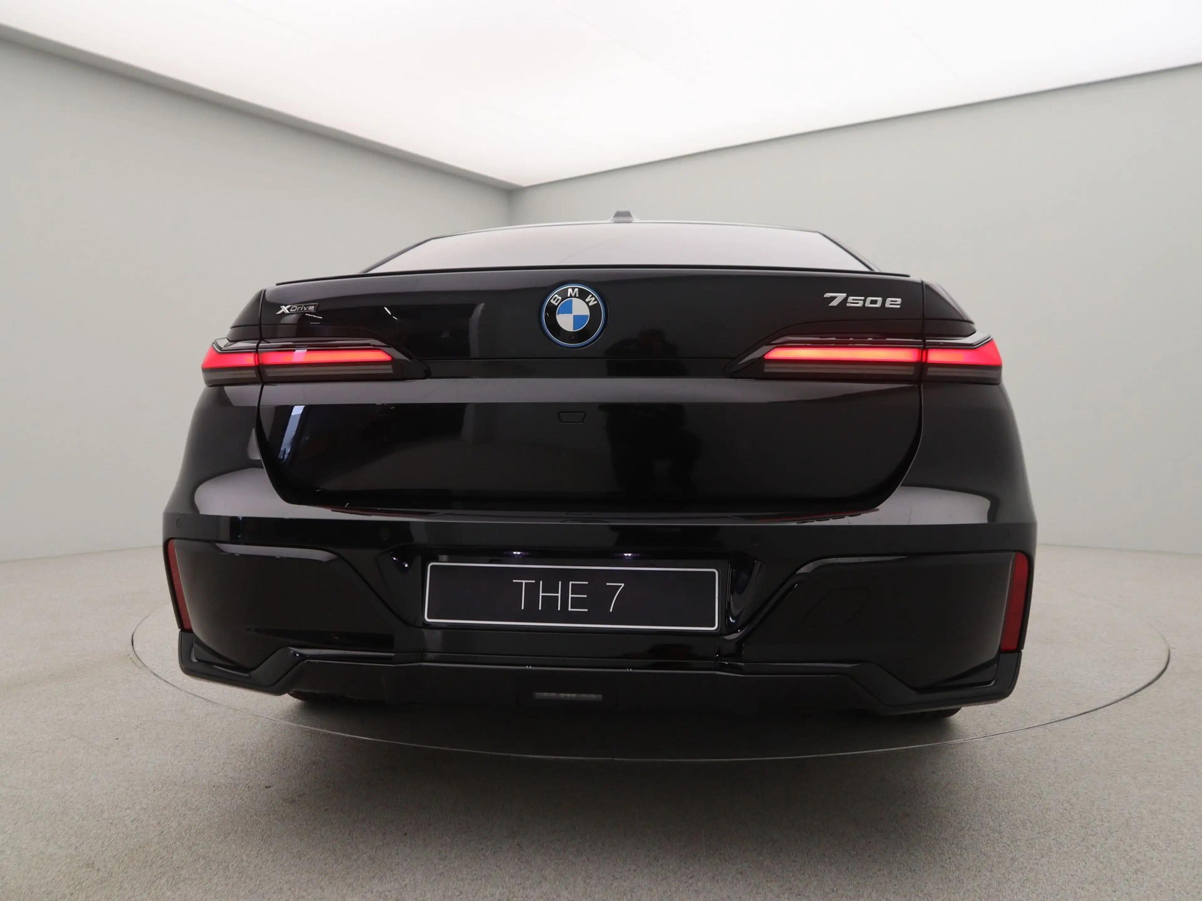 BMW 750 7 serie 750e xDrive — photo 9