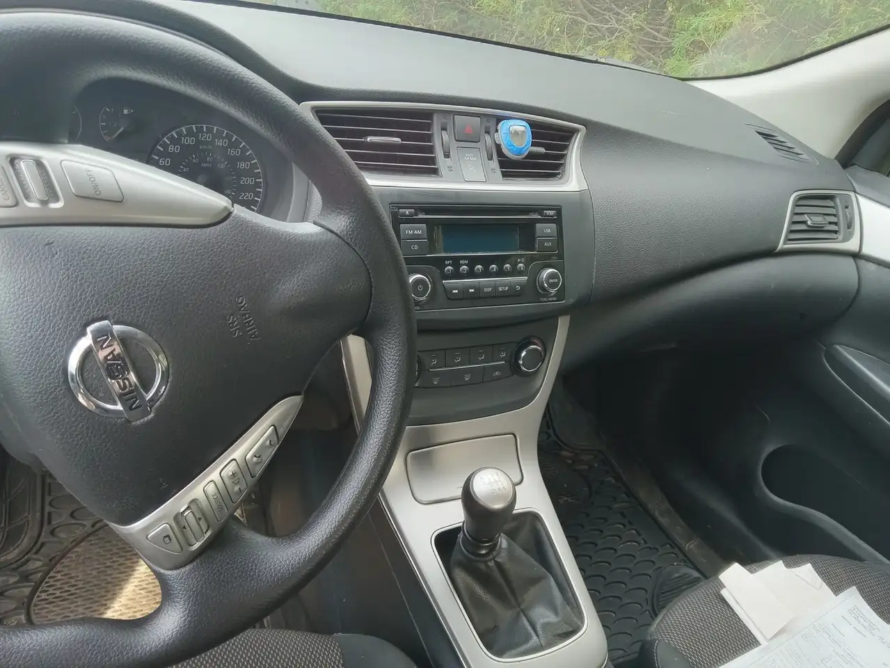 Nissan Sentra снимка Nissan Sentra