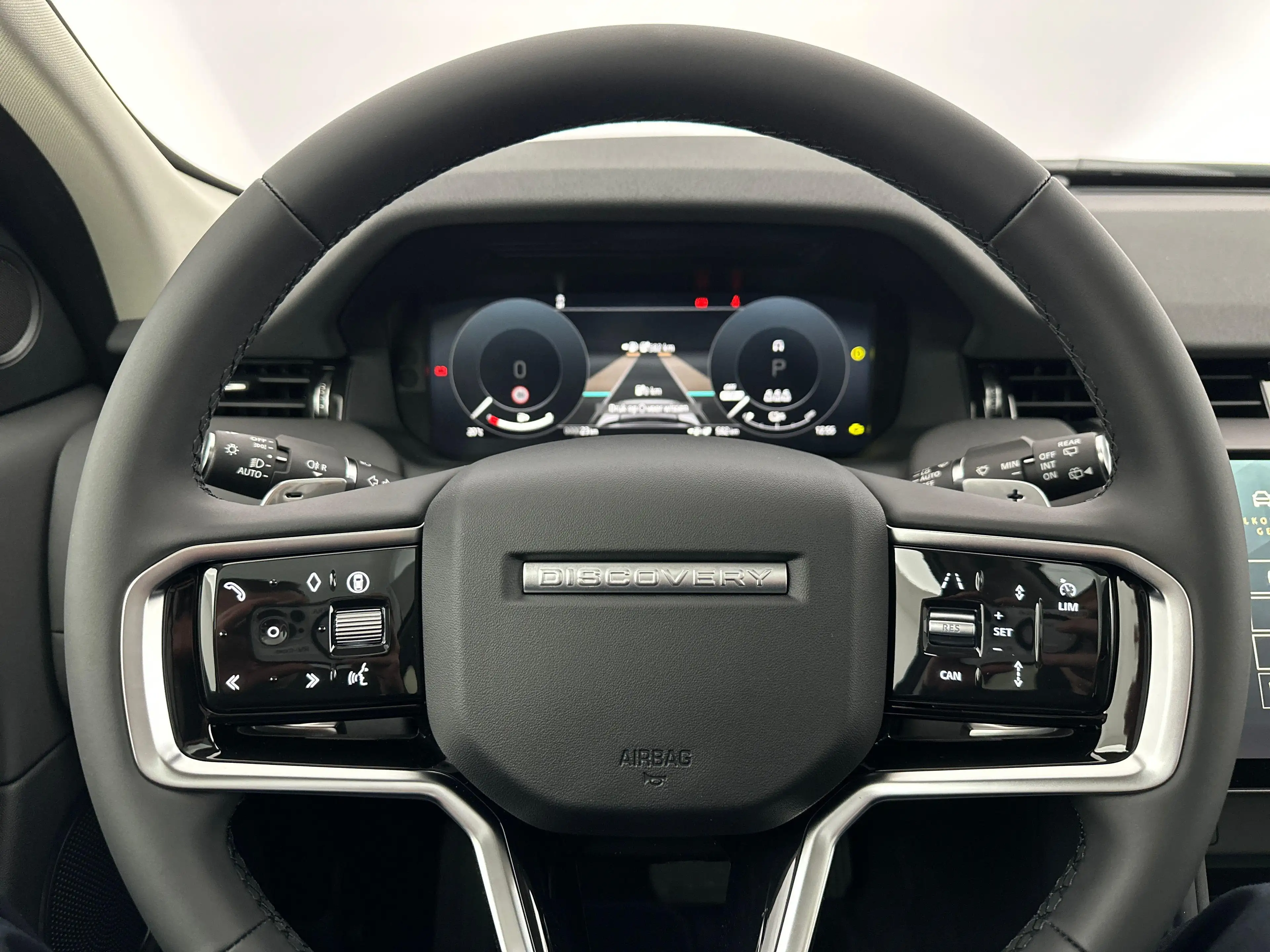 Land Rover Discovery Sport P270e S AWD Auto. — photo 11