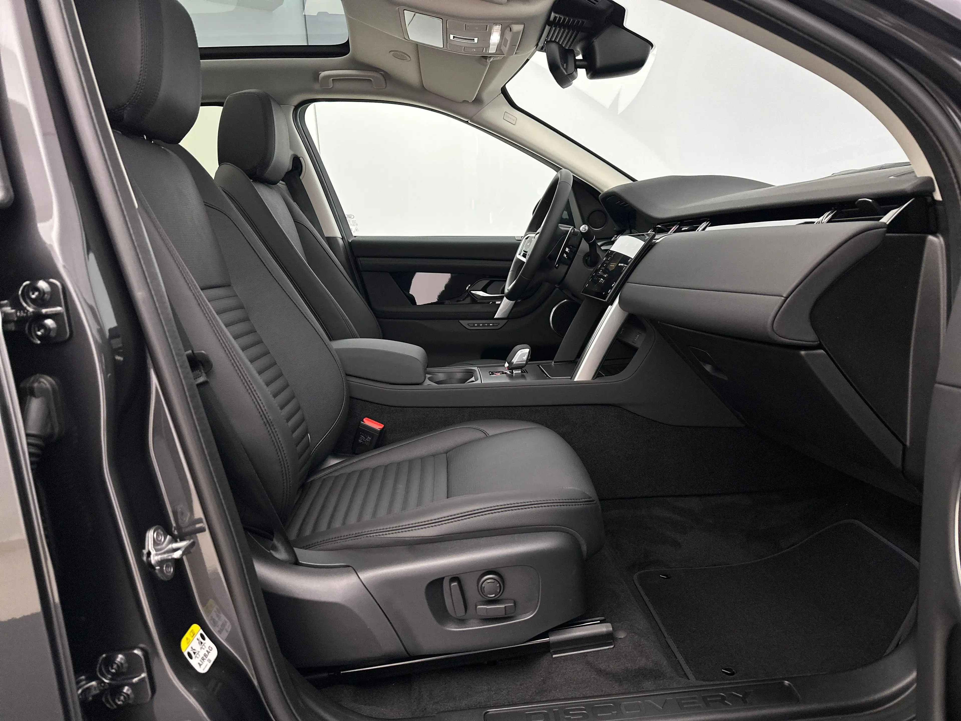 Land Rover Discovery Sport P270e S AWD Auto. — photo 3