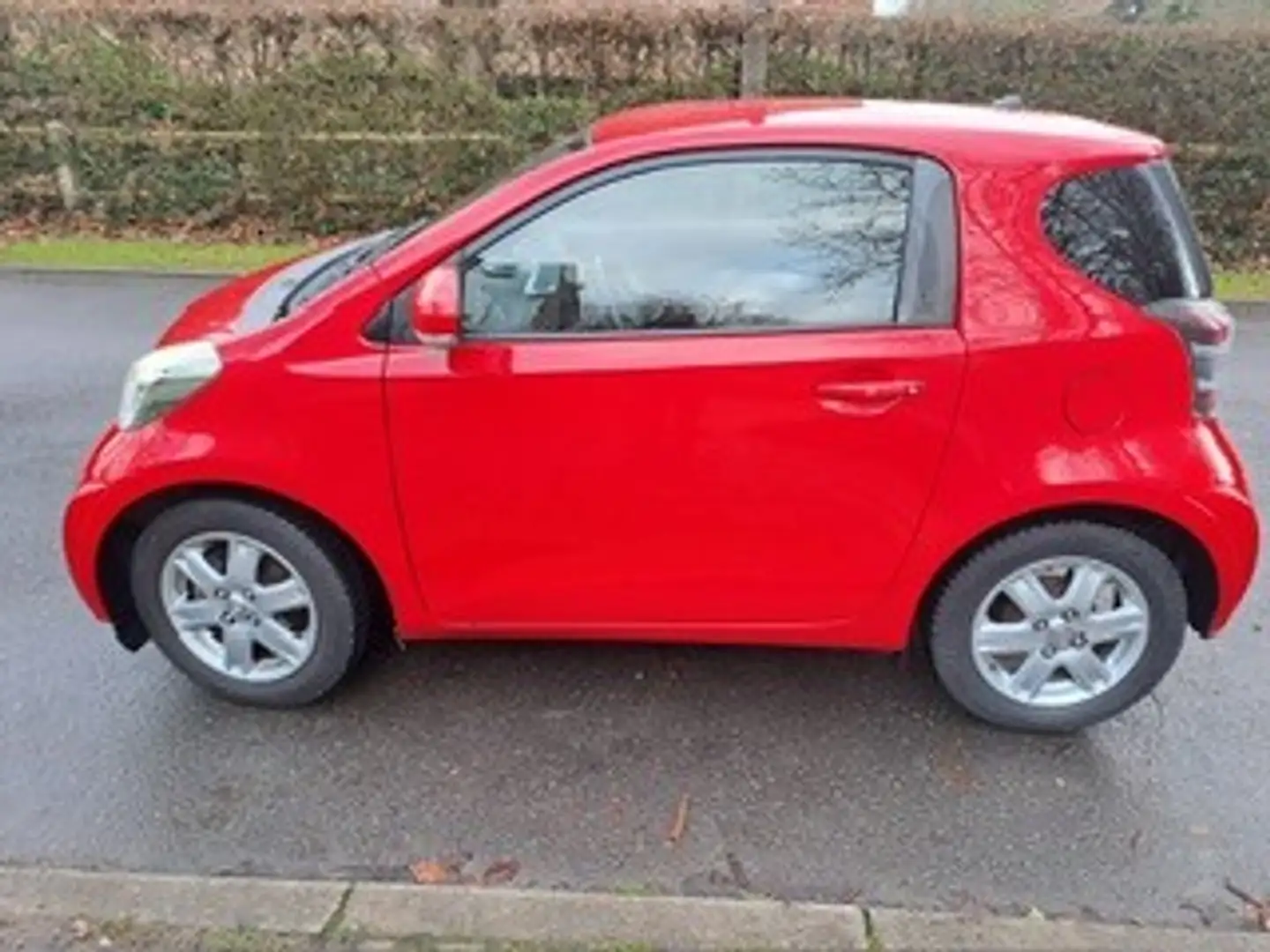 Toyota iQ iQ 1.0i VVT-i Sol Rot - 1
