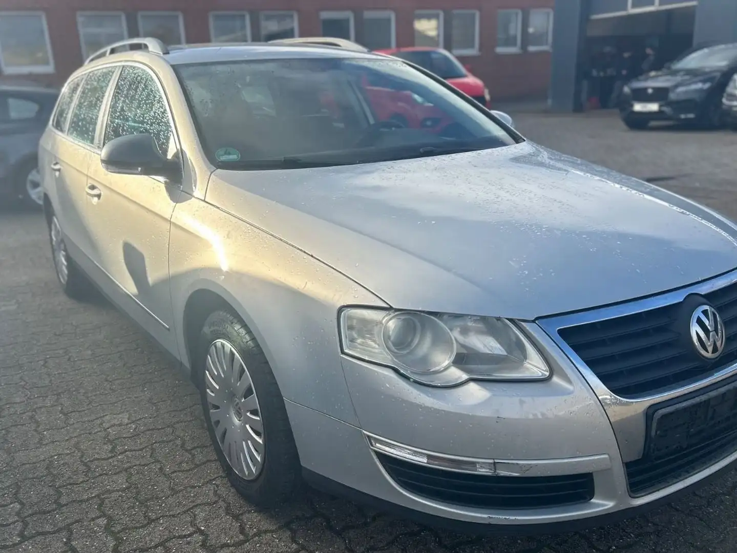 Volkswagen Passat Variant Comfortline 2.0 TDI BlueMotion Stříbrná - 1