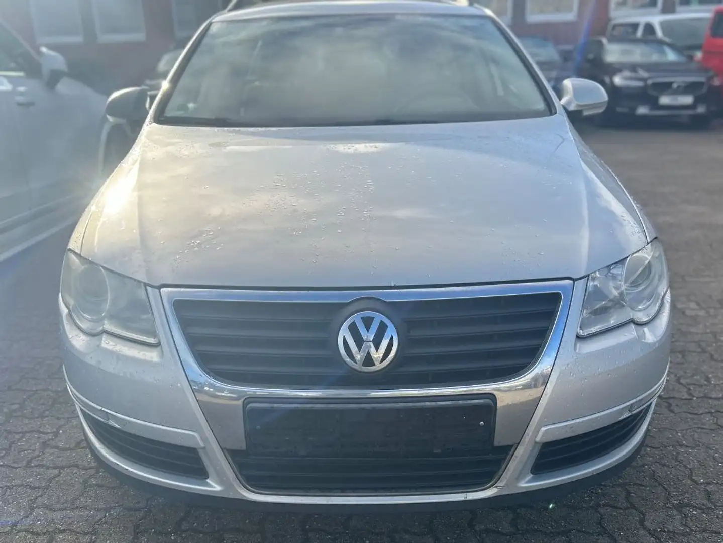 Volkswagen Passat Variant Comfortline 2.0 TDI BlueMotion Stříbrná - 2