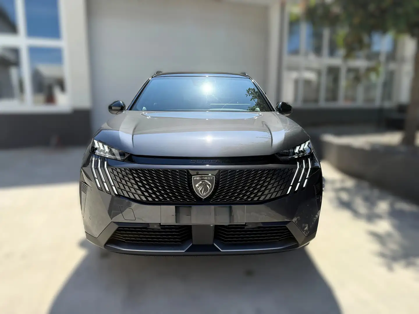 Peugeot 5008 Hybrid 145 e-DCS6 GT Grigio - 2