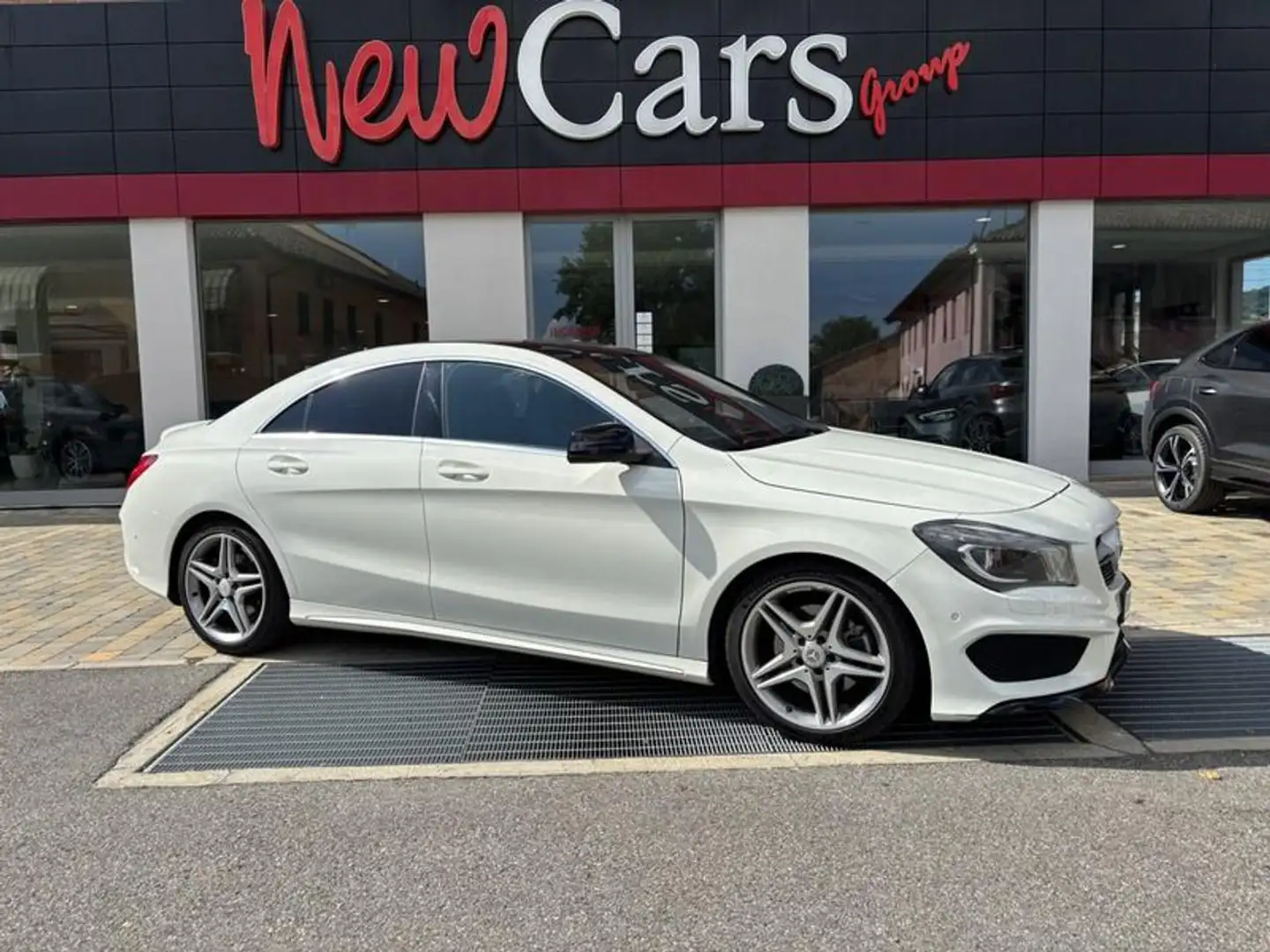 Mercedes-Benz CLA 220 CDI Automatic Premium XENO-TETTO-NAVI-18" Bianco - 1