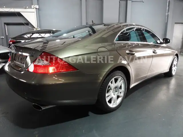 Mercedes-Benz CLS view 4