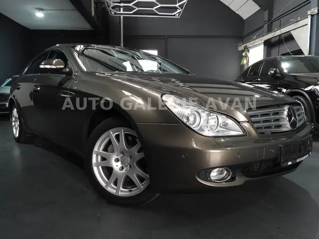 Mercedes-Benz CLS view 2