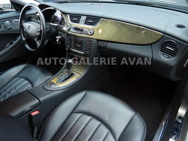Mercedes-Benz CLS view 18