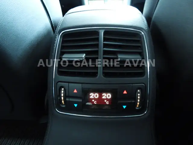 Mercedes-Benz CLS view 22