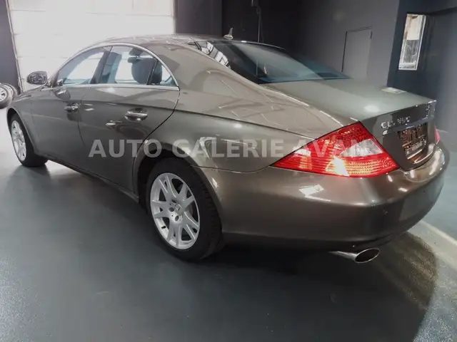 Mercedes-Benz CLS view 9