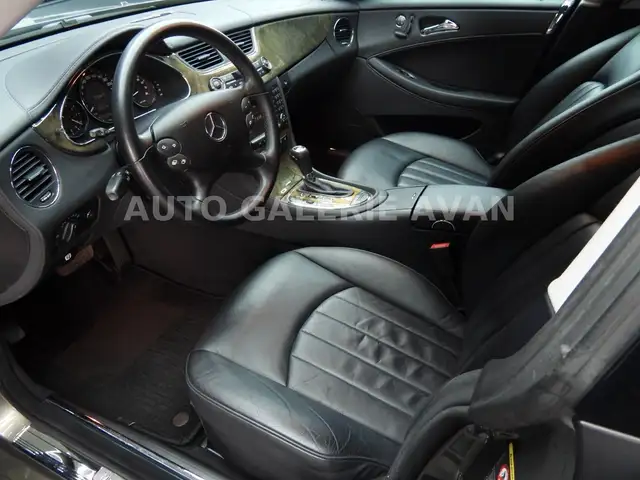 Mercedes-Benz CLS view 11