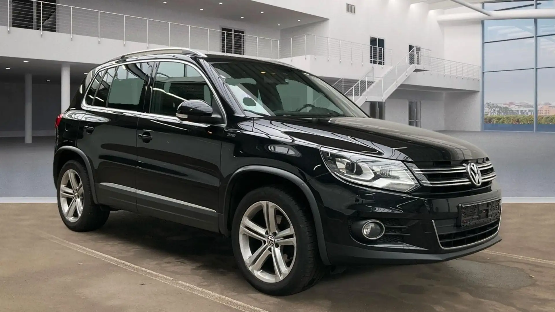 Volkswagen Tiguan Lounge Sport & Style BMT DSG Kamera 1.HD Schwarz - 1