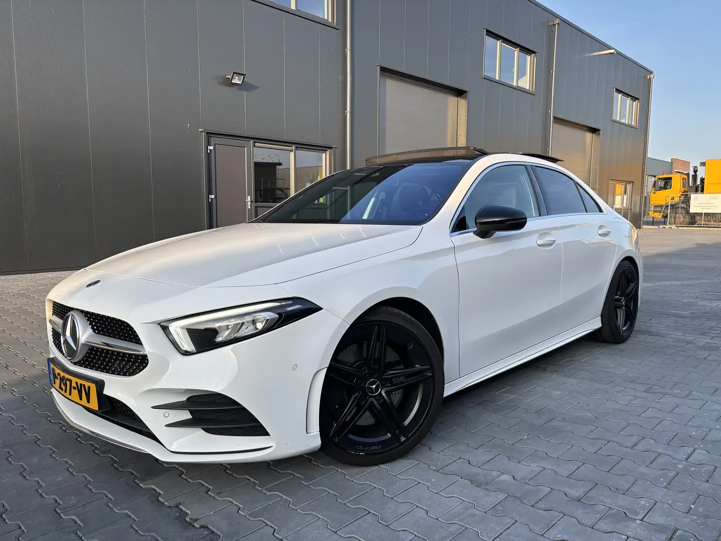 Mercedes-Benz A 250 Premium Plus Blanc - 1