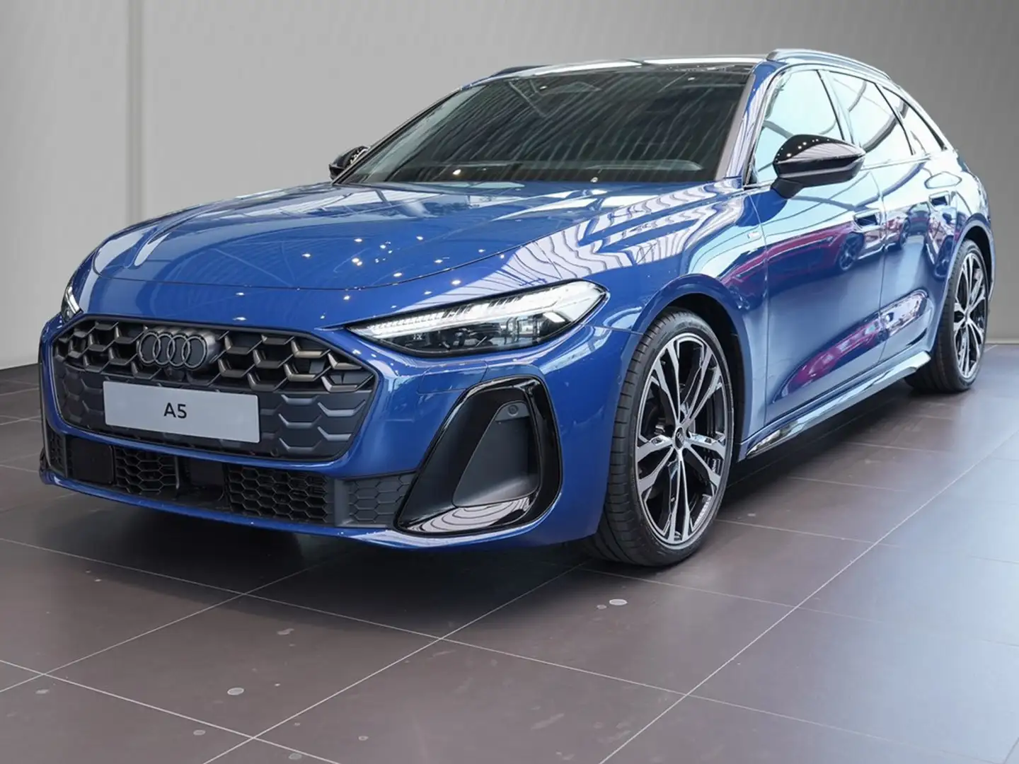 Audi A5 Avant TDI quattro S tronic 150 kW / 204 PS Blau - 2