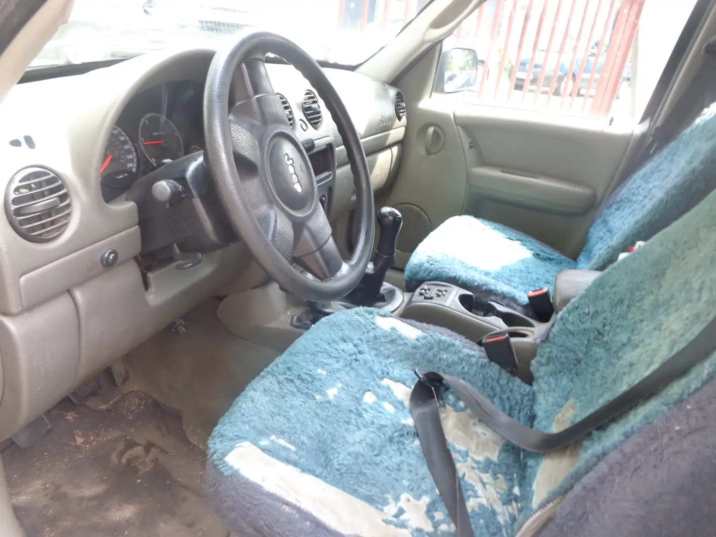 Jeep Cherokee 2.8 CRD 4X4 Schwarz - 2