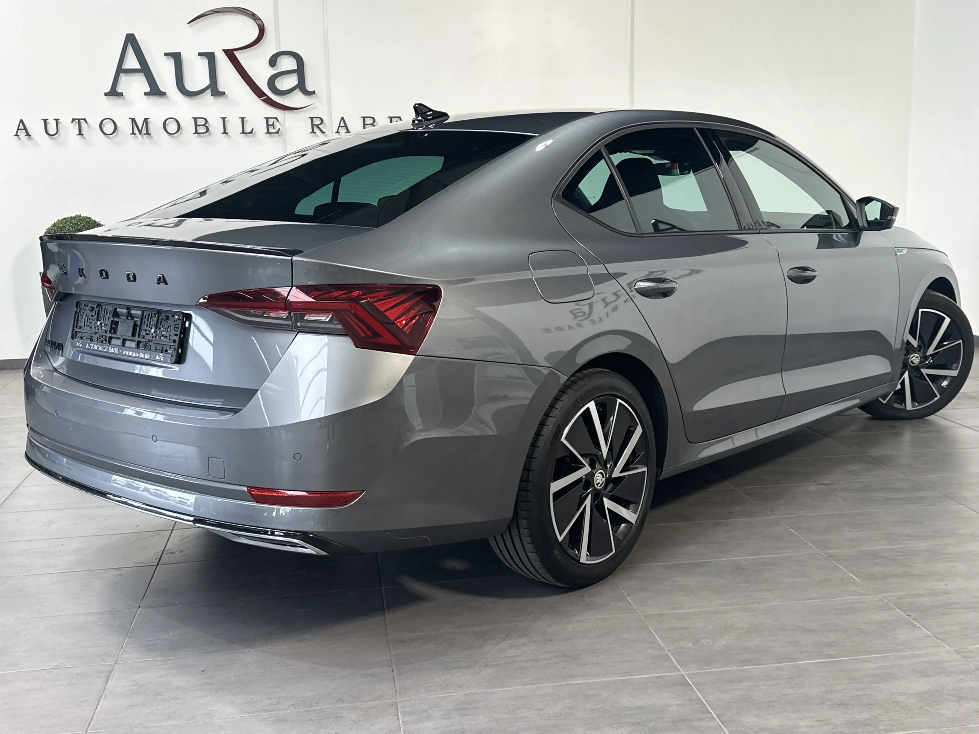 Skoda Octavia 2.0 TDI DSG Sportline NAV+LED+ACC+HU+18ZO+LKRHZG — photo 4