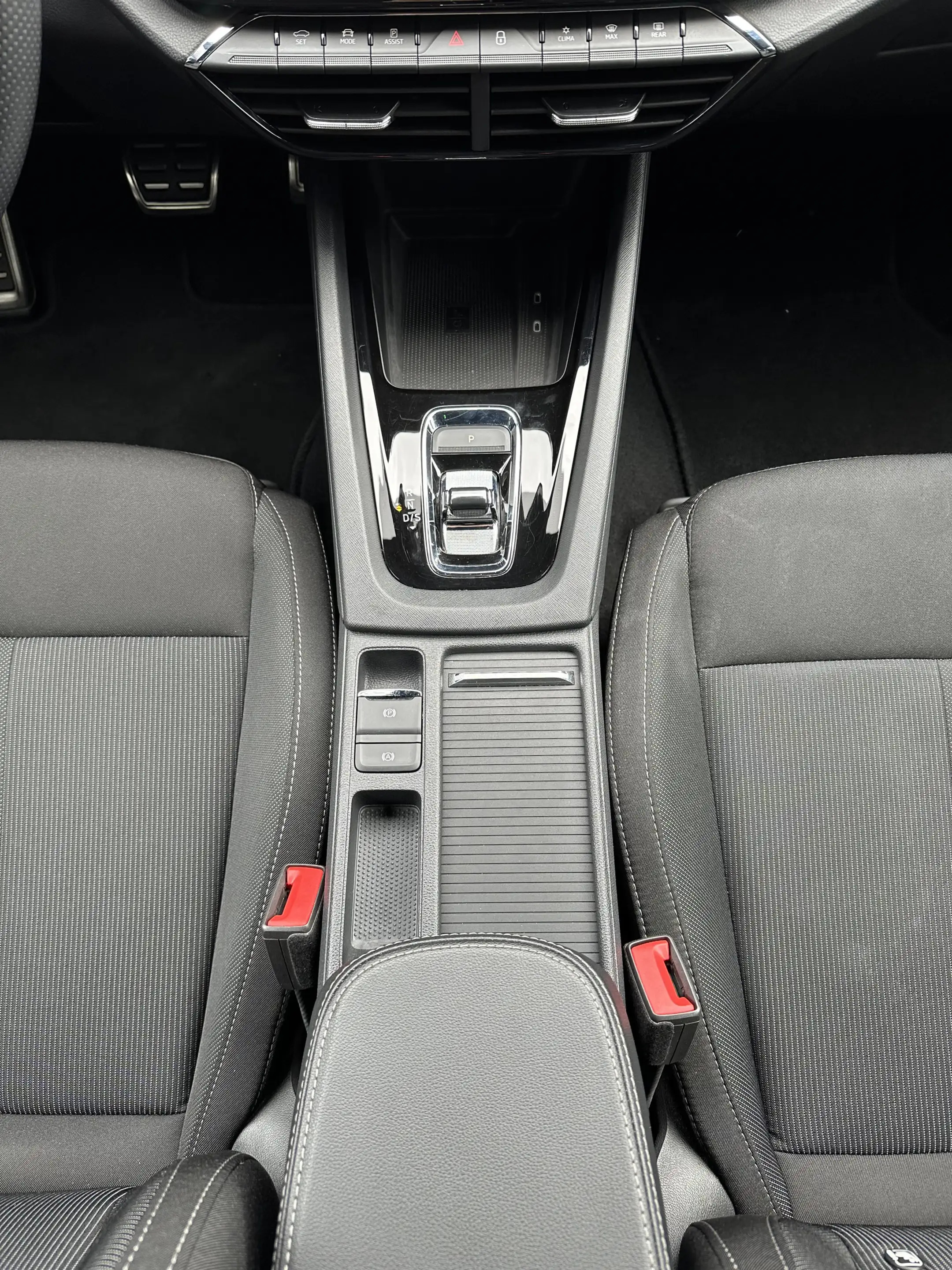 Skoda Octavia 2.0 TDI DSG Sportline NAV+LED+ACC+HU+18ZO+LKRHZG — photo 14