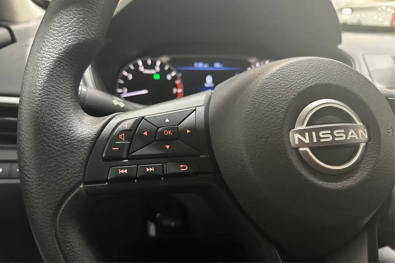 Nissan Altima снимка Nissan Altima