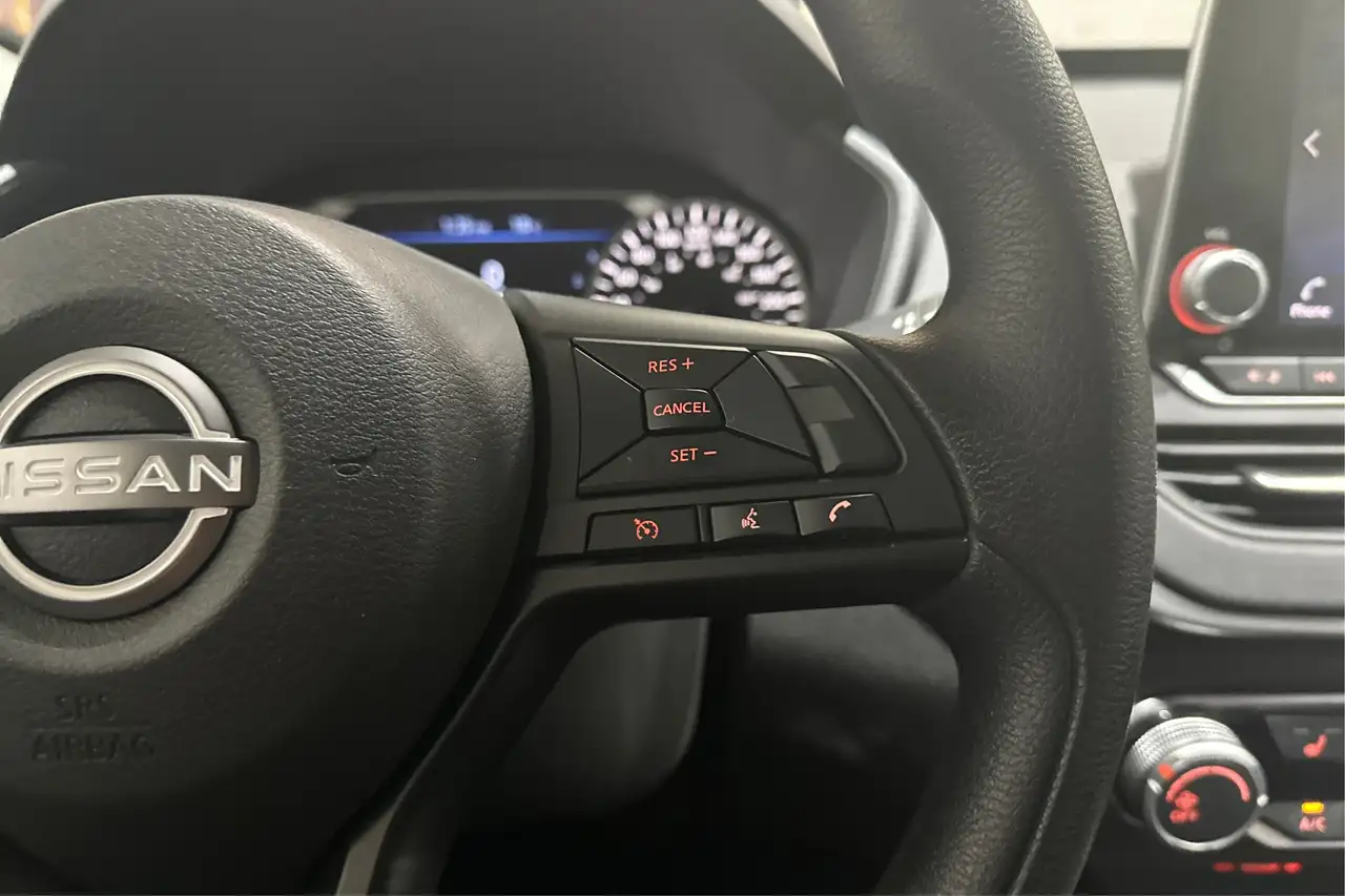 Nissan Altima снимка Nissan Altima
