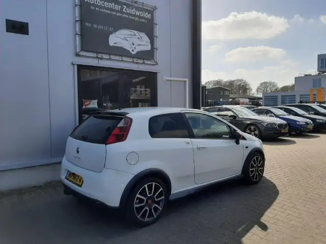 Fiat Grande Punto view 4