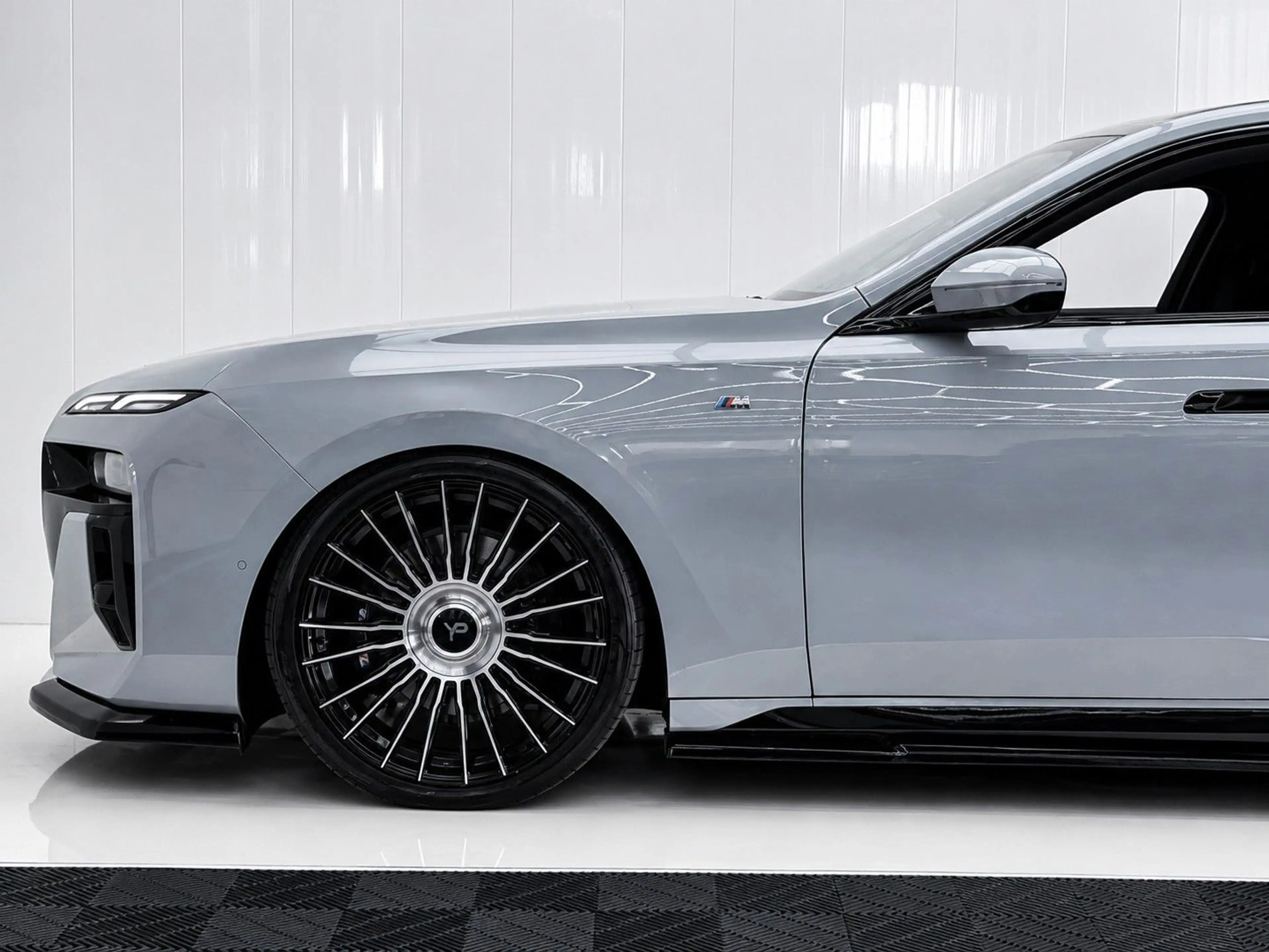 BMW 740 d xDrive M Sport B&O/360/PANO/22*YP/19%MWST — photo 9