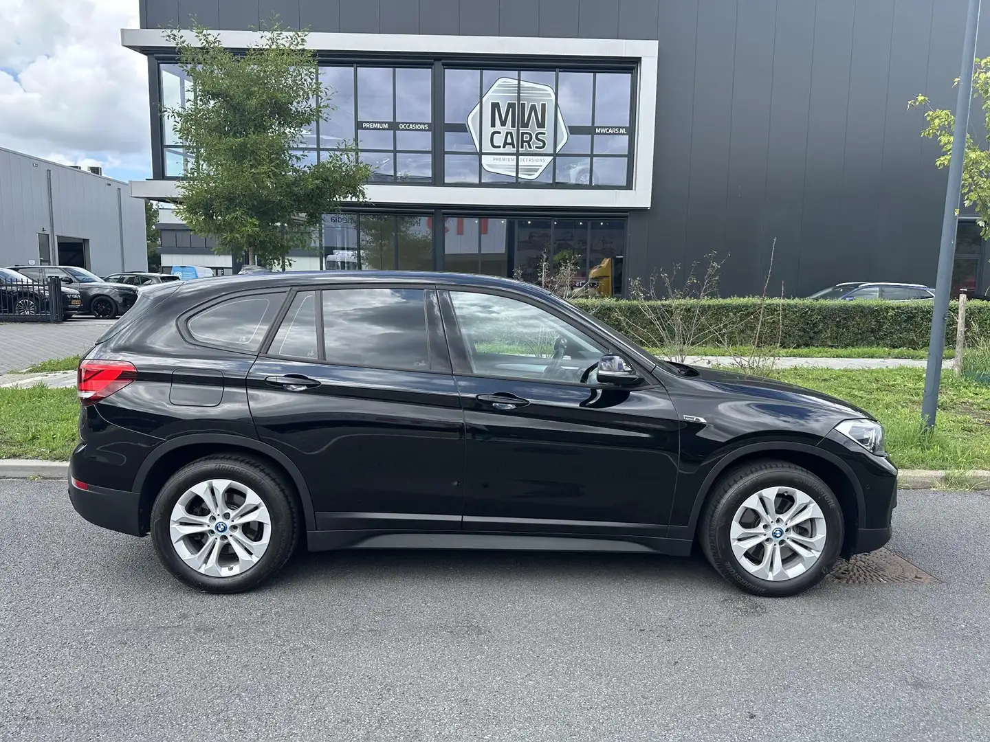 BMW X1 xDrive25e Exec. Camera, Hifi, LED, Lane Assist, Af Negro - 2