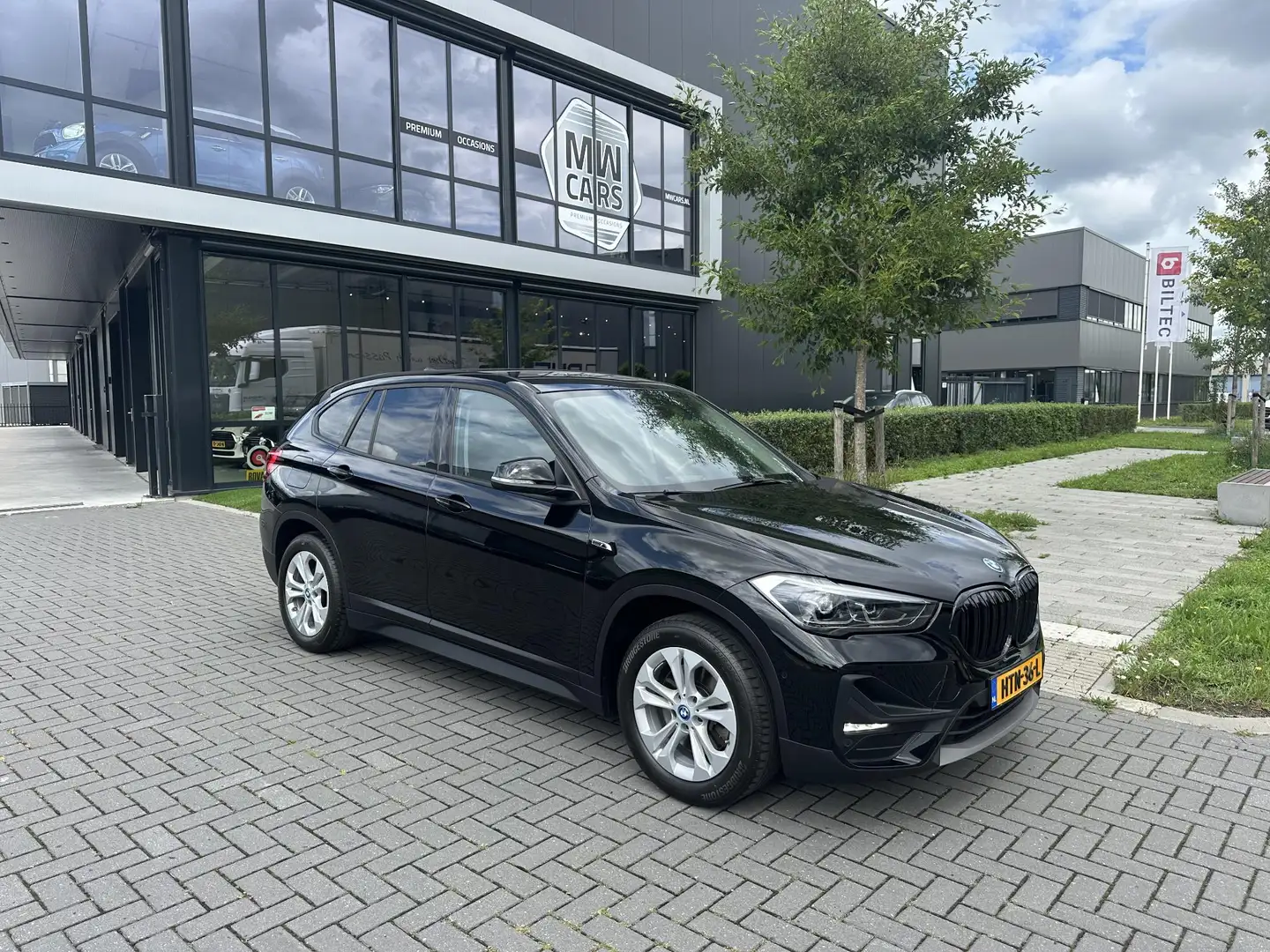 BMW X1 xDrive25e Exec. Camera, Hifi, LED, Lane Assist, Af Negro - 1