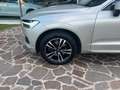 Volvo XC60 B4 AWD GEARTRONIC 197CV MOMENTUM PRO Plateado - thumbnail 9