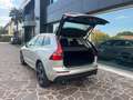 Volvo XC60 B4 AWD GEARTRONIC 197CV MOMENTUM PRO Plateado - thumbnail 14