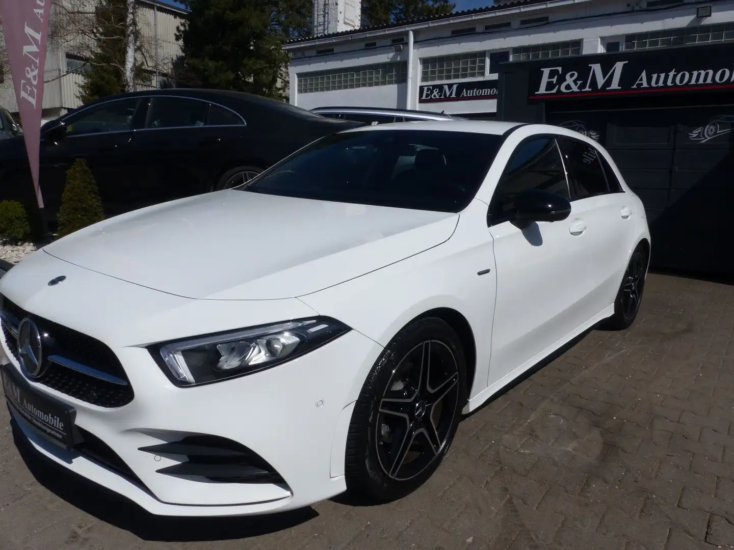 Mercedes-Benz A 180 Edition 2021*AMG-LINE*NIGHT PACKET*KAMERA Weiß - 1