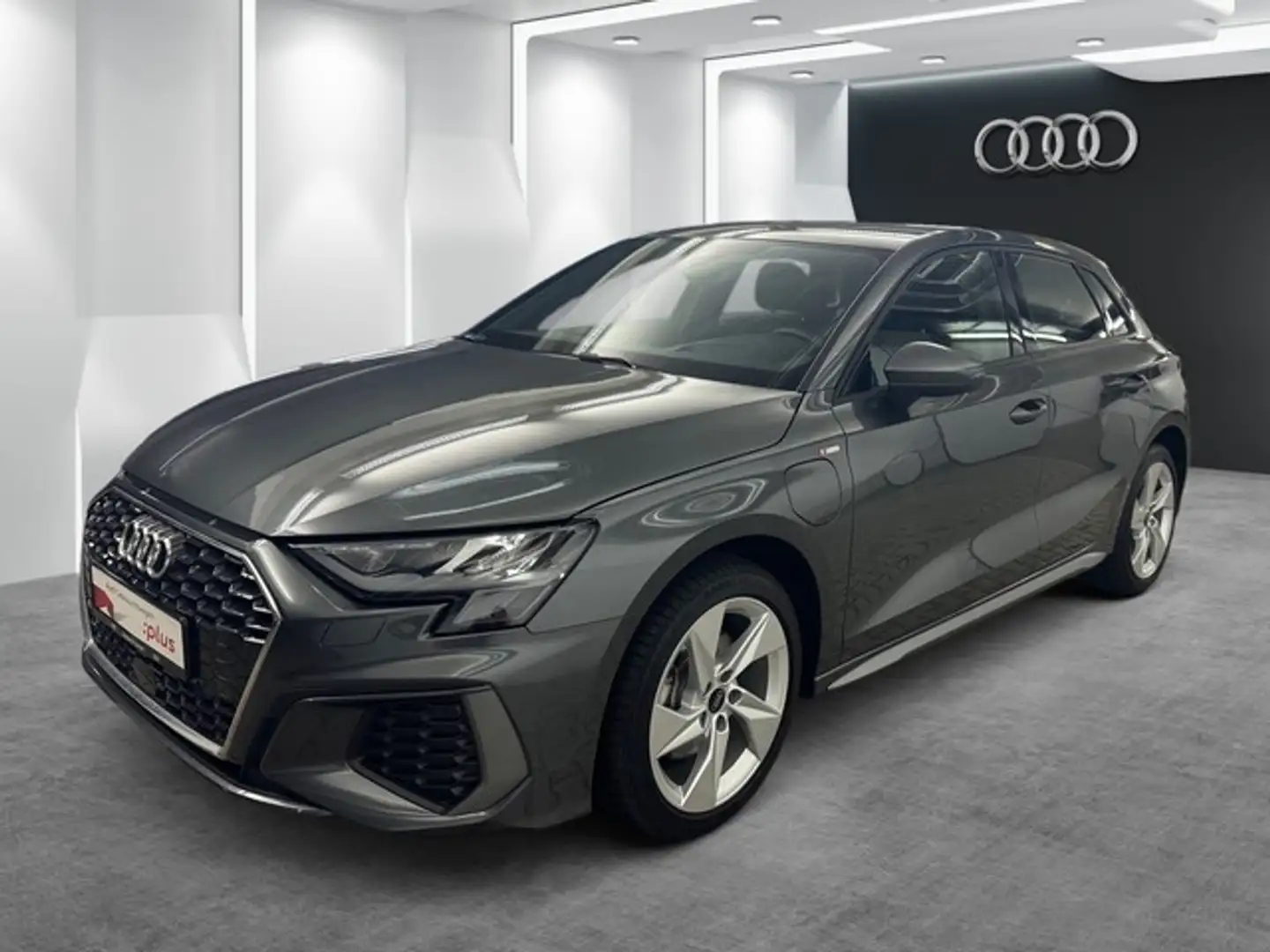 Audi A3 Sportback 40 TFSI e S line BUSINESSP RFK HUD Grau - 2