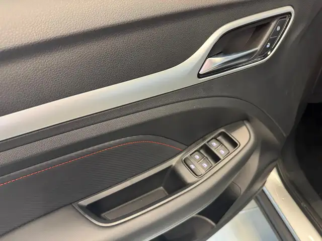MG ZS view 15