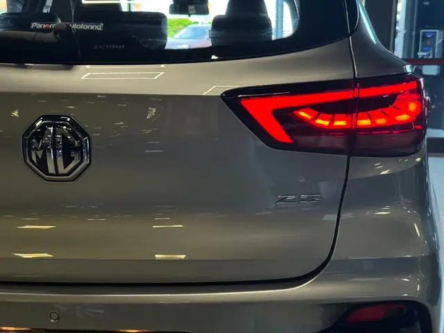 MG ZS view 8
