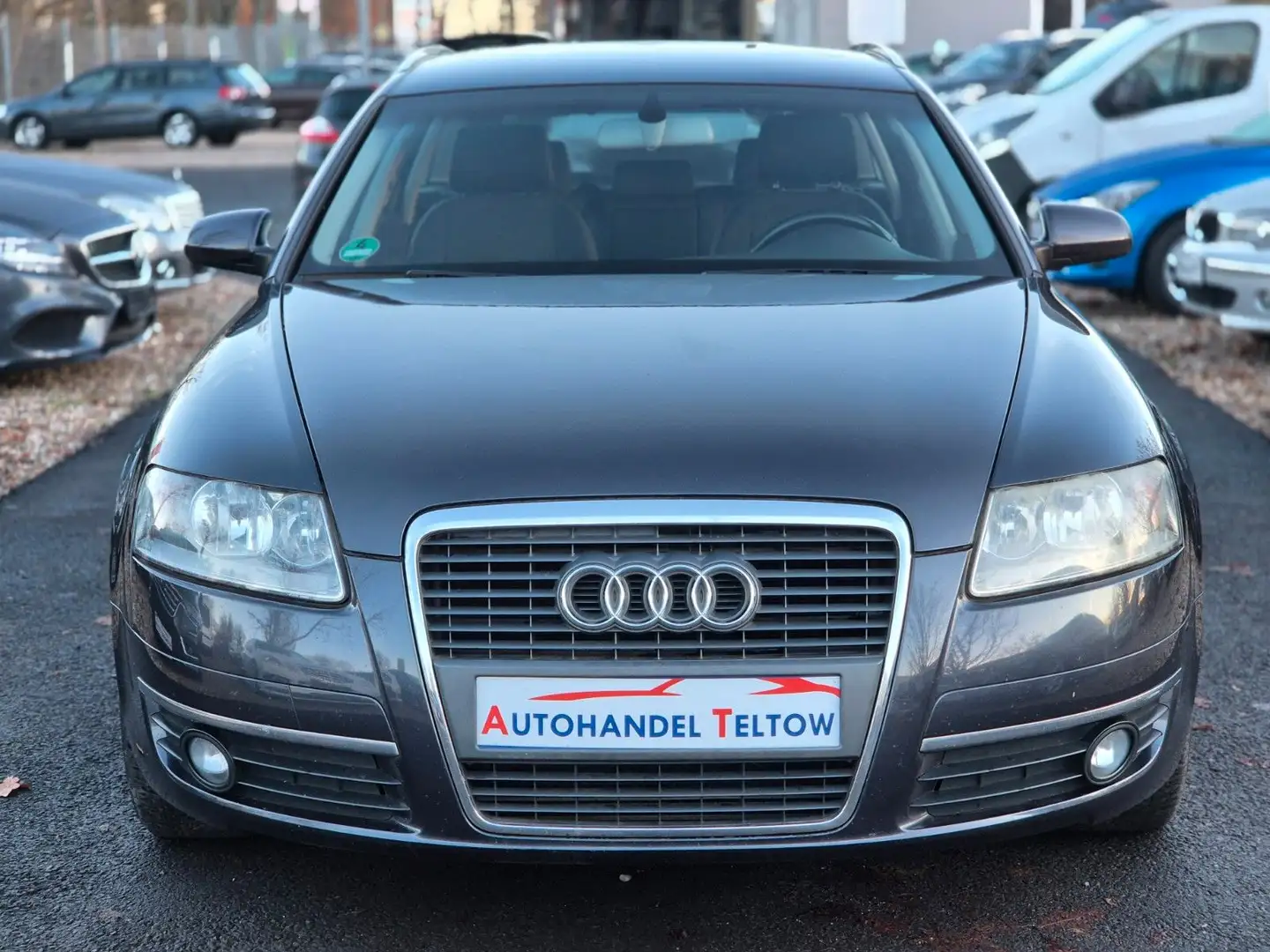 Audi A6 Avant 2.4 Grau - 2