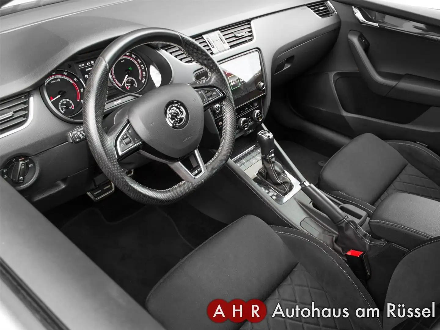 Skoda Octavia Combi RS TSI DSG *LED*AHK*PANO*DAB* Blanc - 2